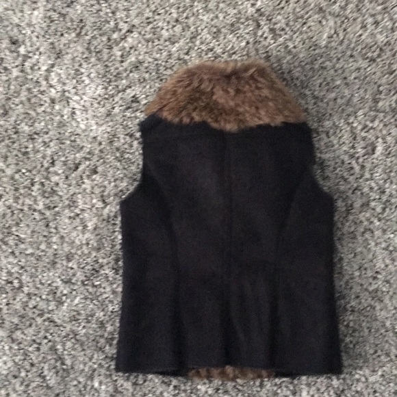 révue S faux fur black vest - Picture 3 of 5